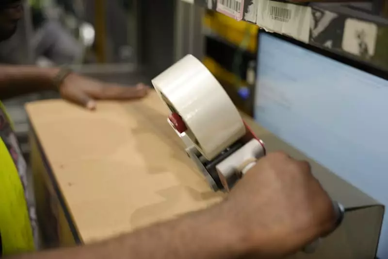 ליקוט משטחים וקרטונים